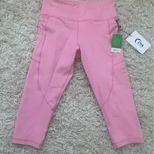NWT Zyia Prisim Pink Crop Light n Tight Athletic Leggings size 6-8